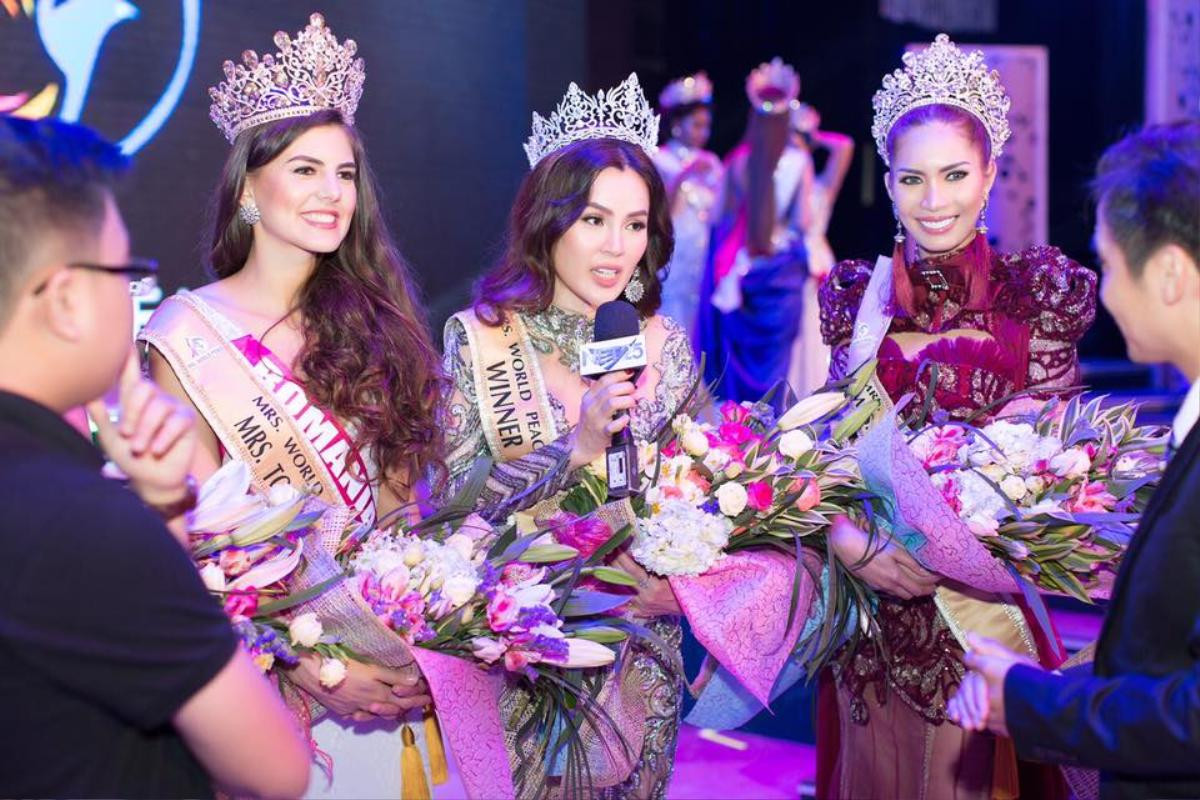 Bỏ thi rồi trở lại, Á hậu Phương Lê đăng quang Mrs World Peace 2017 Ảnh 5