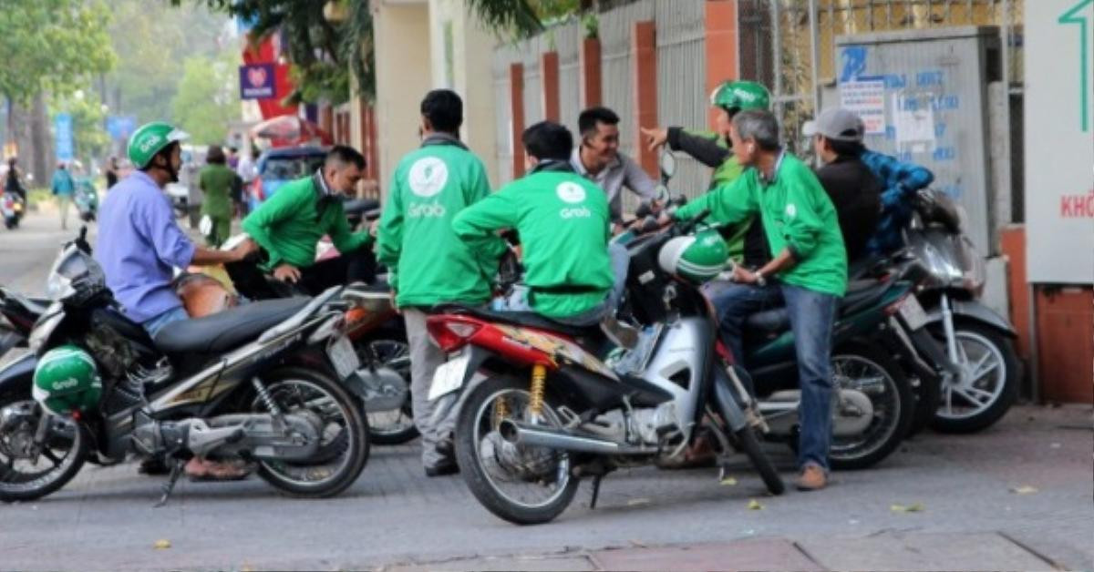 Giật mình 60 % cử nhân làm trái nghề, quá nhiều người chọn việc chạy Grab, Uber để kiếm sống Ảnh 3