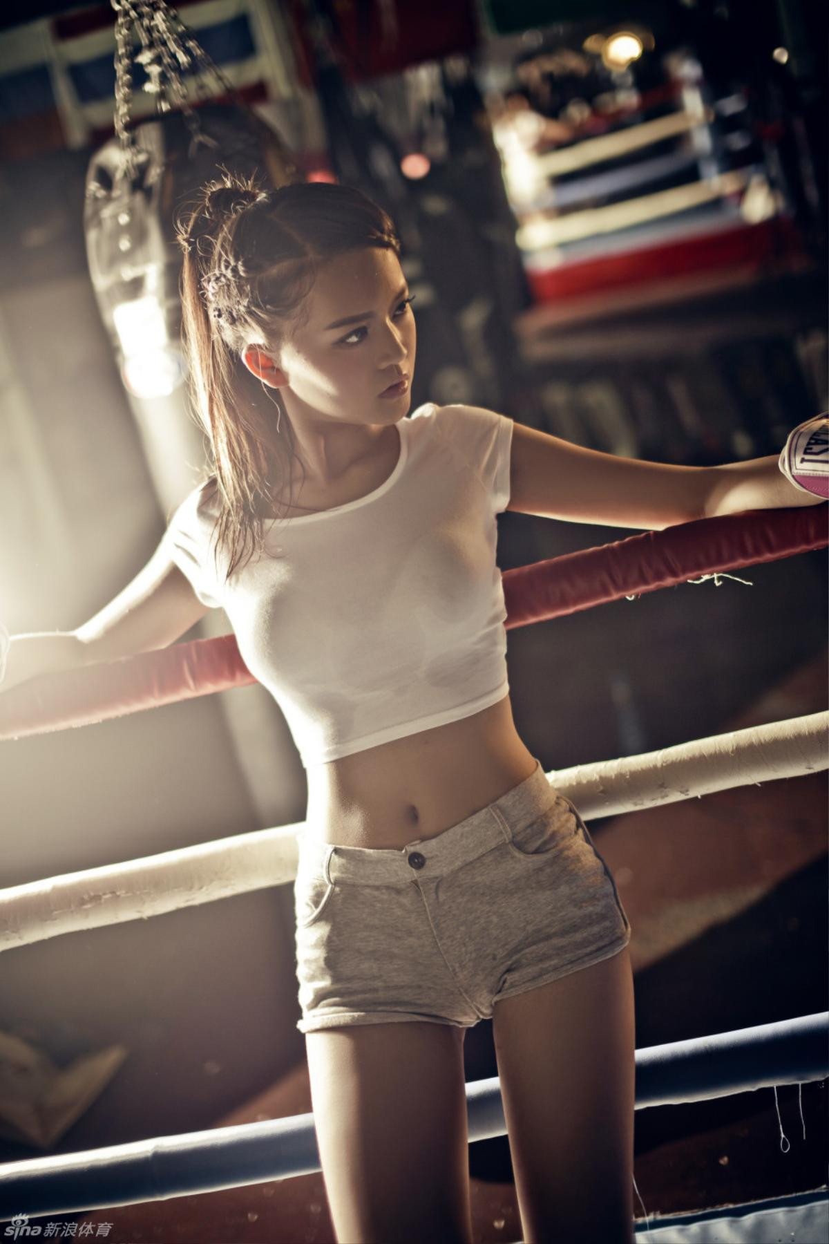 Nữ MC thể thao gây sốt với bộ ảnh boxing nóng bỏng Ảnh 3