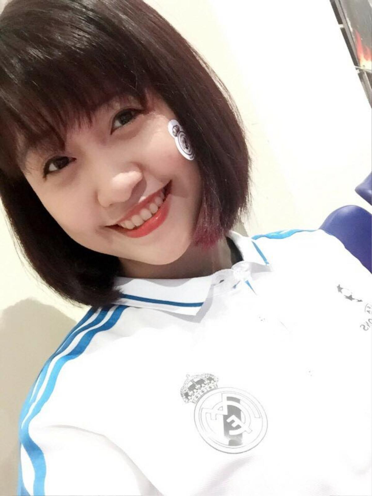 Fan nữ xinh đẹp của hội CĐV Real Madrid Việt và tình yêu đặc biệt với 'hậu vệ tồi' Sergio Ramos Ảnh 12