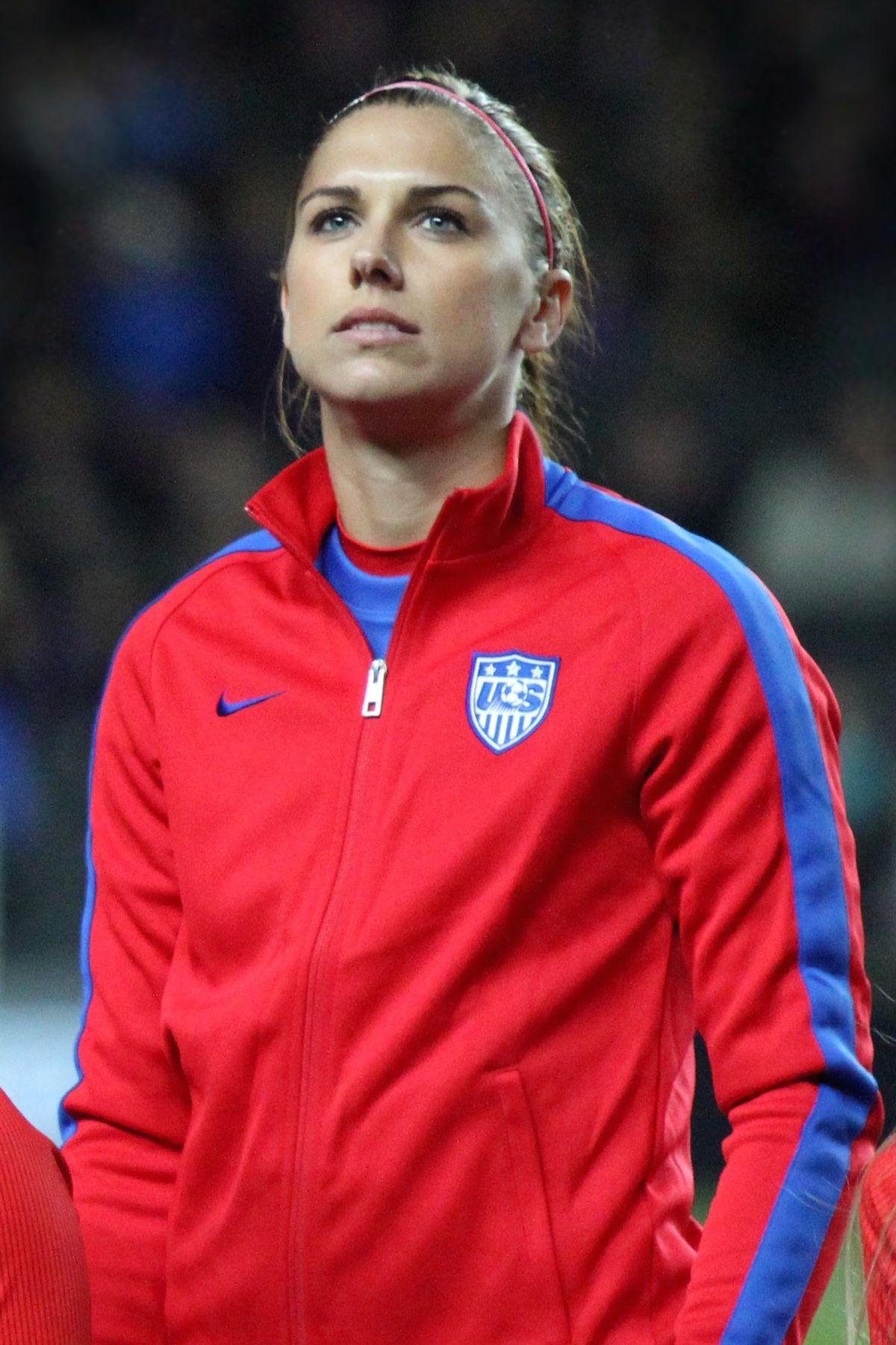 Nữ cầu thủ xinh đẹp Alex Morgan: Thân hình 'nóng bỏng', kiếm tiền cực giỏi Ảnh 10