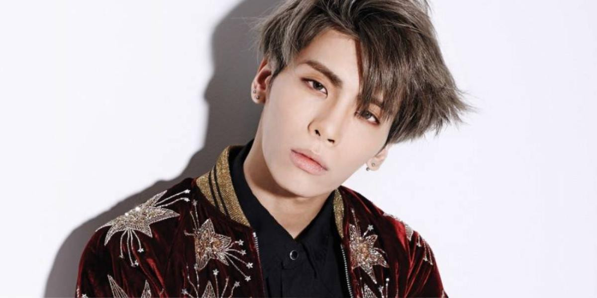 Fan bàng hoàng trước tin Jonghyun qua đời: 'Đừng đùa nữa, dậy đi anh, chúng em khóc rồi' Ảnh 1