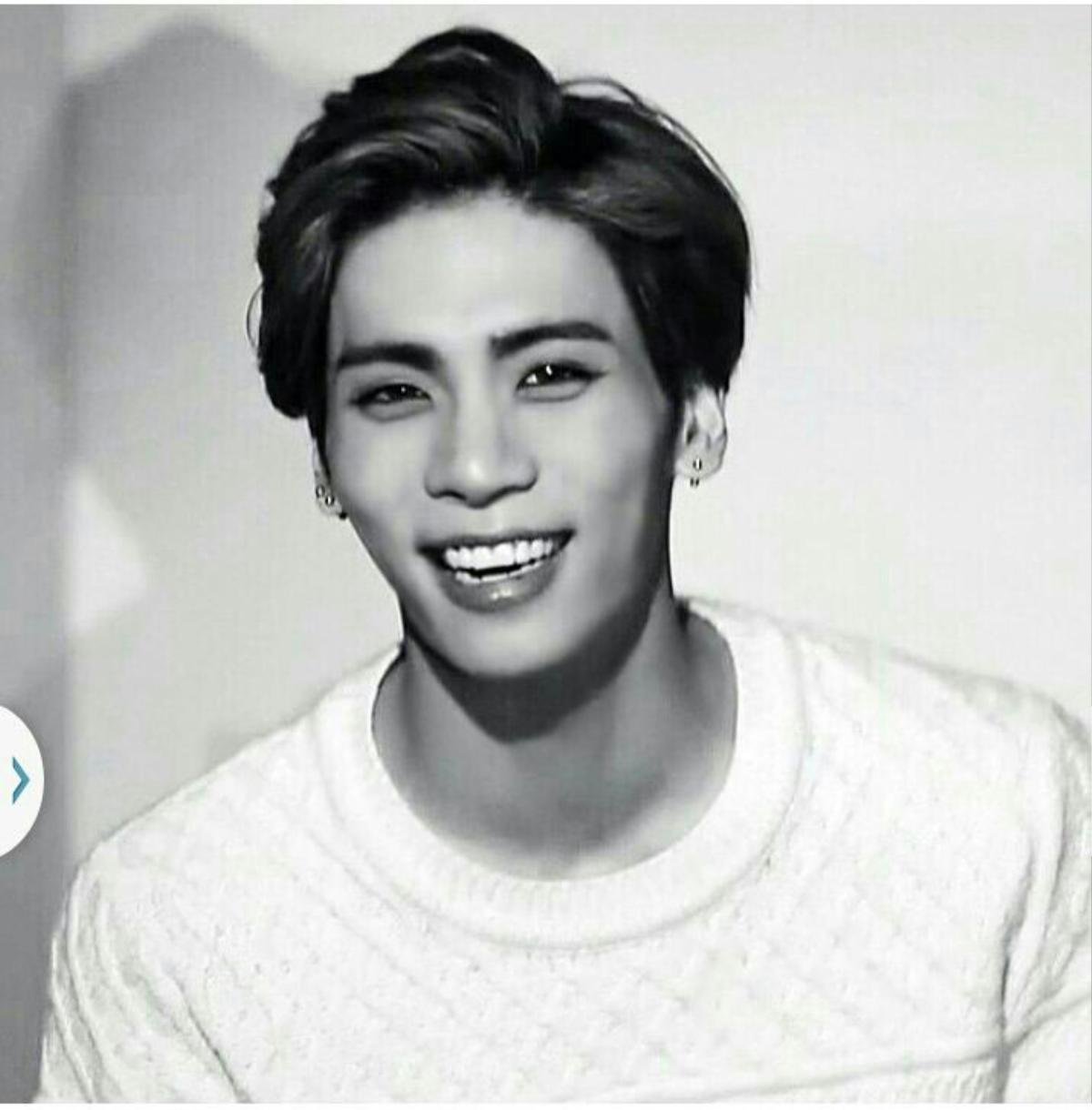 4 thành viên SHINee còn lại được liệt kê trong danh sách chủ tang trong tang lễ của Jonghyun Ảnh 3