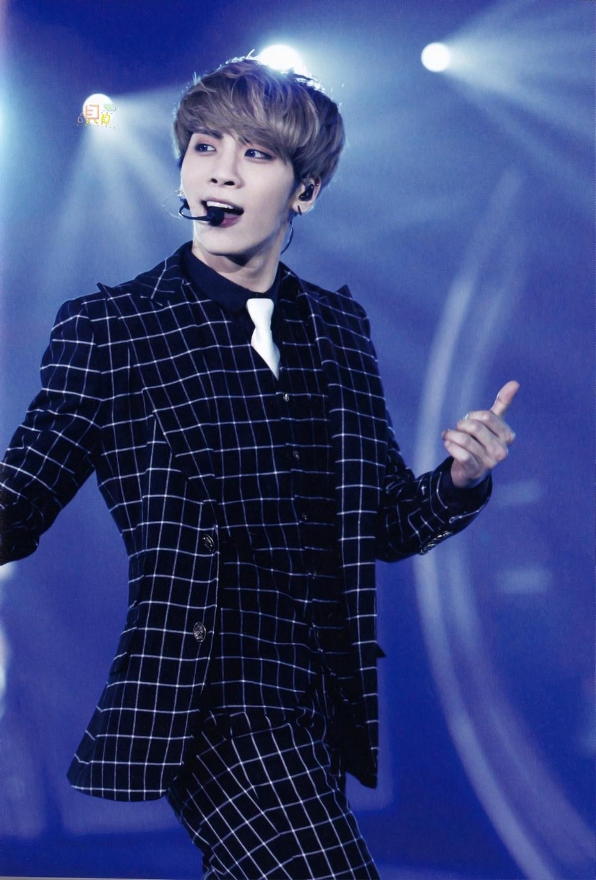 Jonghyun (SHINee) từng để lại ấn tượng với gout thời trang trình diễn chưa bao giờ mắc lỗi Ảnh 2