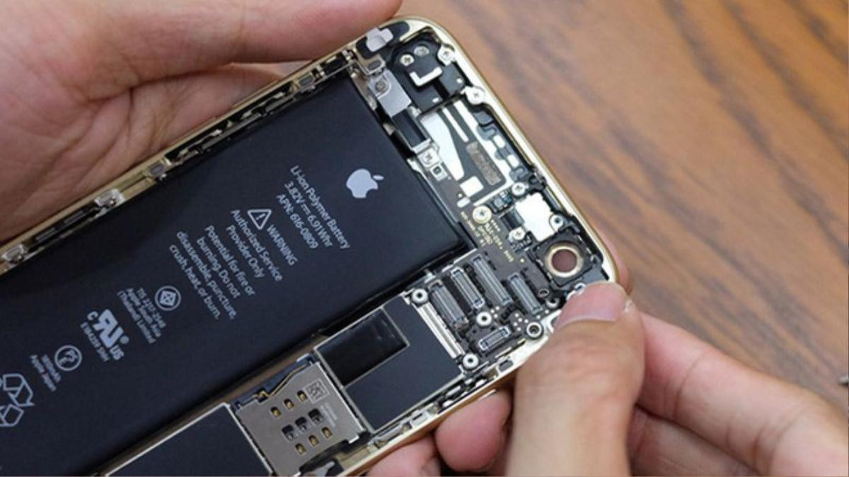 Apple thừa nhận đã cố tình làm iPhone chậm đi khi pin chai, iFan sẽ rất nóng mặt Ảnh 1