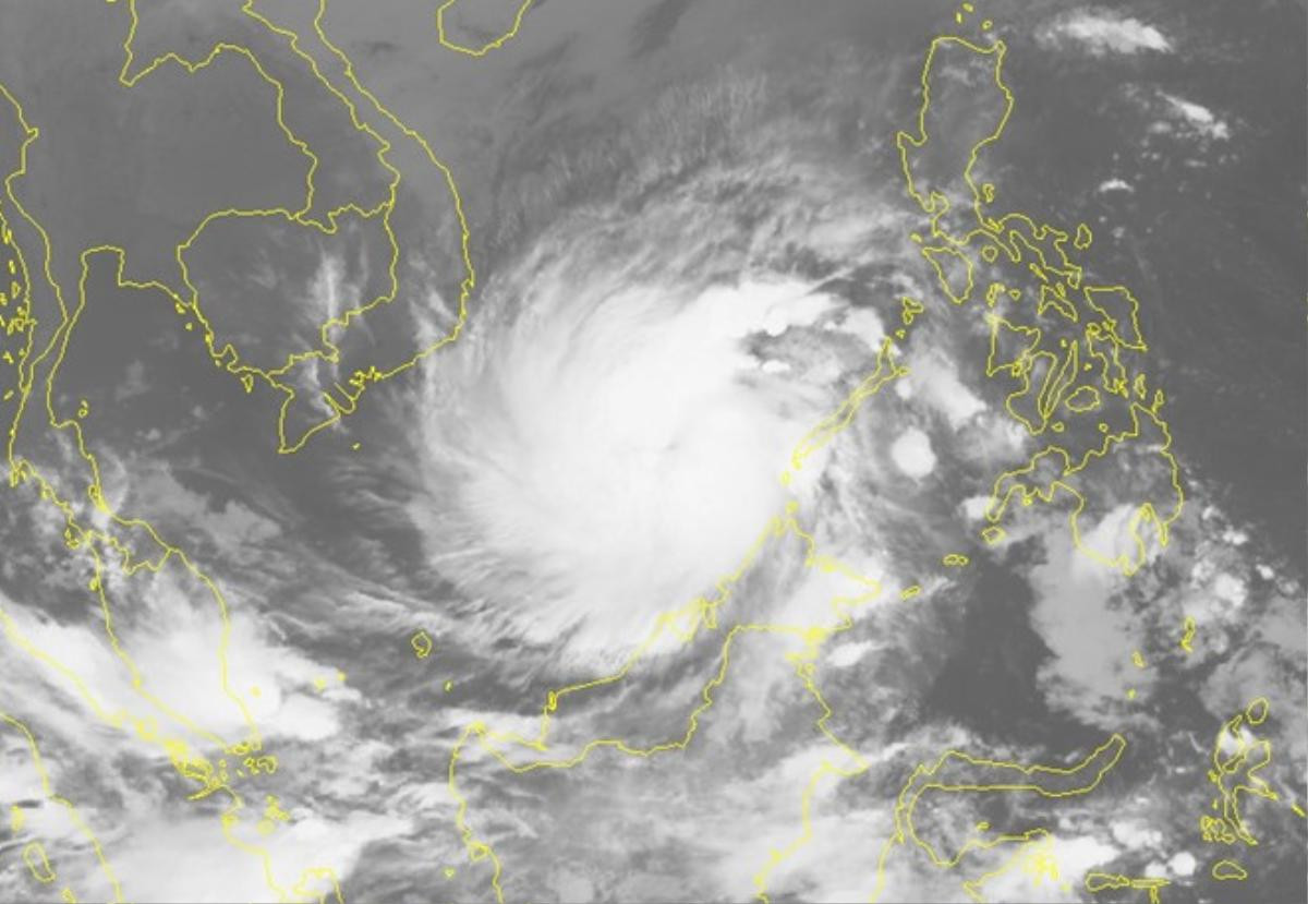 Bão Tembin tăng tốc, gió giật cấp 13, sóng cao 10m thẳng tiến Nam bộ Ảnh 2