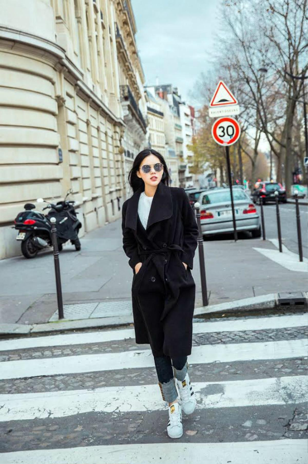 Street style tuần: Hồ Ngọc Hà 'kín bưng' đối lập Phương Trinh diện áo ngực sexy 'thiêu đốt' ánh nhìn Ảnh 9