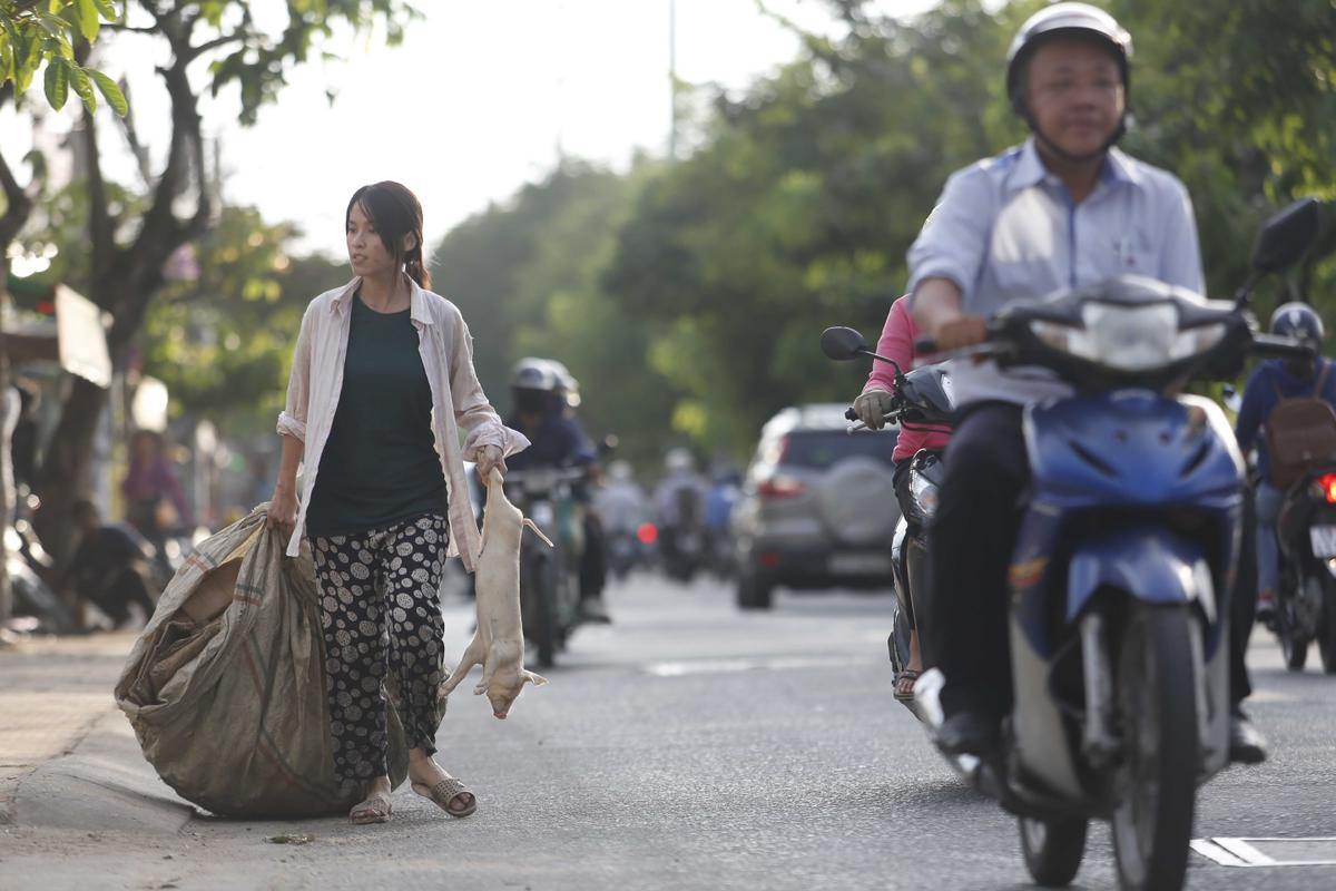 'Bà bầu' Tú Vi và La Quốc Hùng sẽ hoàn toàn 'lột xác' trong phim 'Khi con là nhà' của Vũ Ngọc Đãng Ảnh 6