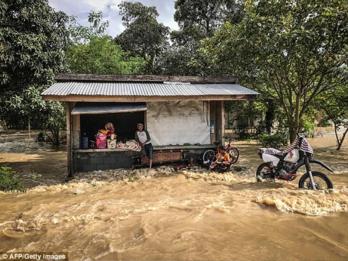 Trước khi vào Việt Nam, bão Tembin khiến Philippines tan hoang thế nào? Ảnh 17