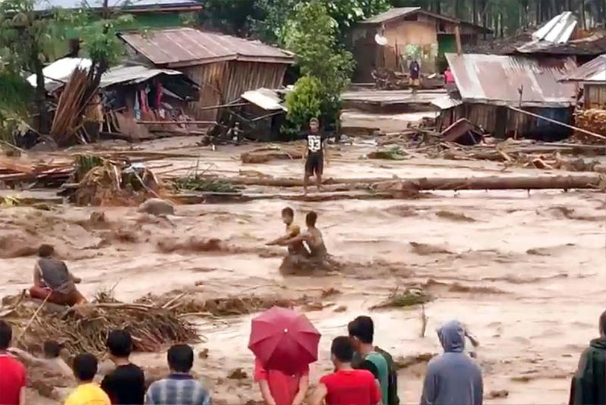 Bị lũ cuốn trôi 900 km, cô gái được giải cứu đúng Giáng sinh sau 4 ngày lênh đênh trên biển Ảnh 1