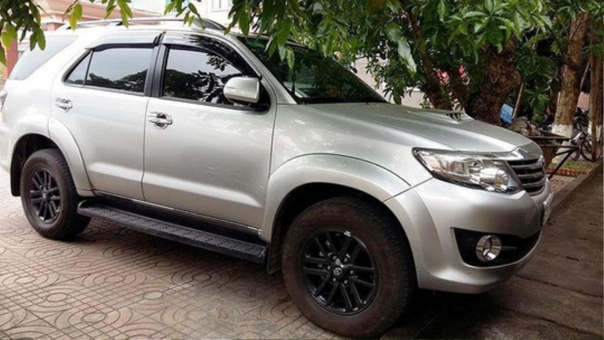 Mải 'tâm sự', đôi tình nhân bị trộm cả xe Fortuner Ảnh 2