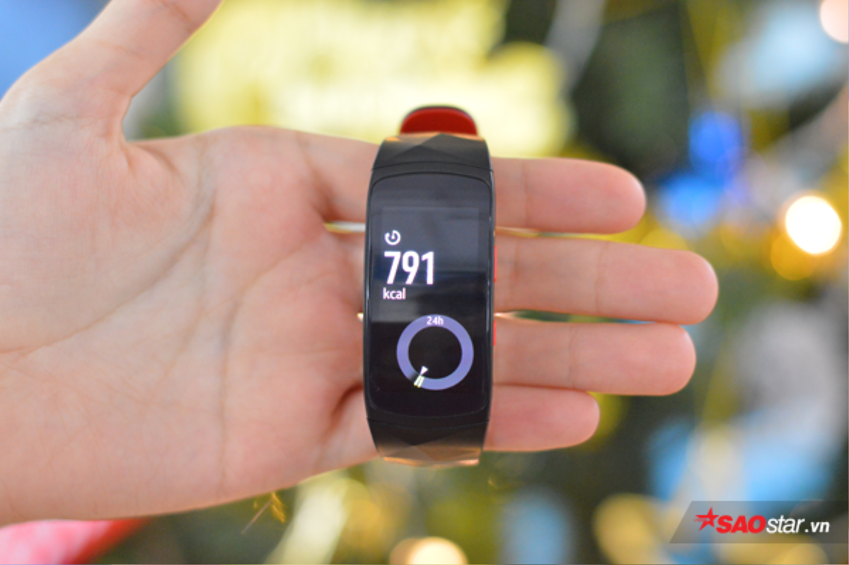 Trải nghiệm vòng tay thông minh Samsung Gear Fit2 Pro: Bình cũ nhưng rượu mới! Ảnh 7