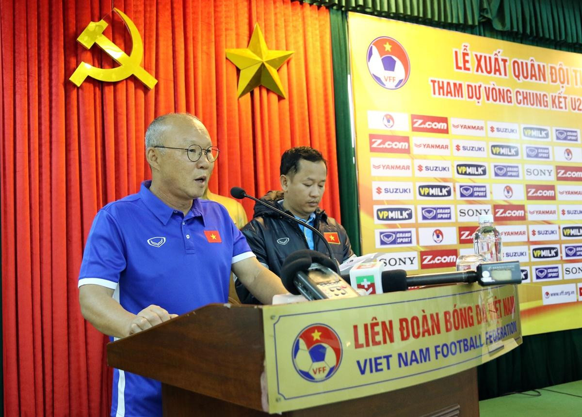 HLV Park Hang Seo gây bất ngờ khi loại 2 ngôi sao V.League và thủ môn Phí Minh Long Ảnh 1