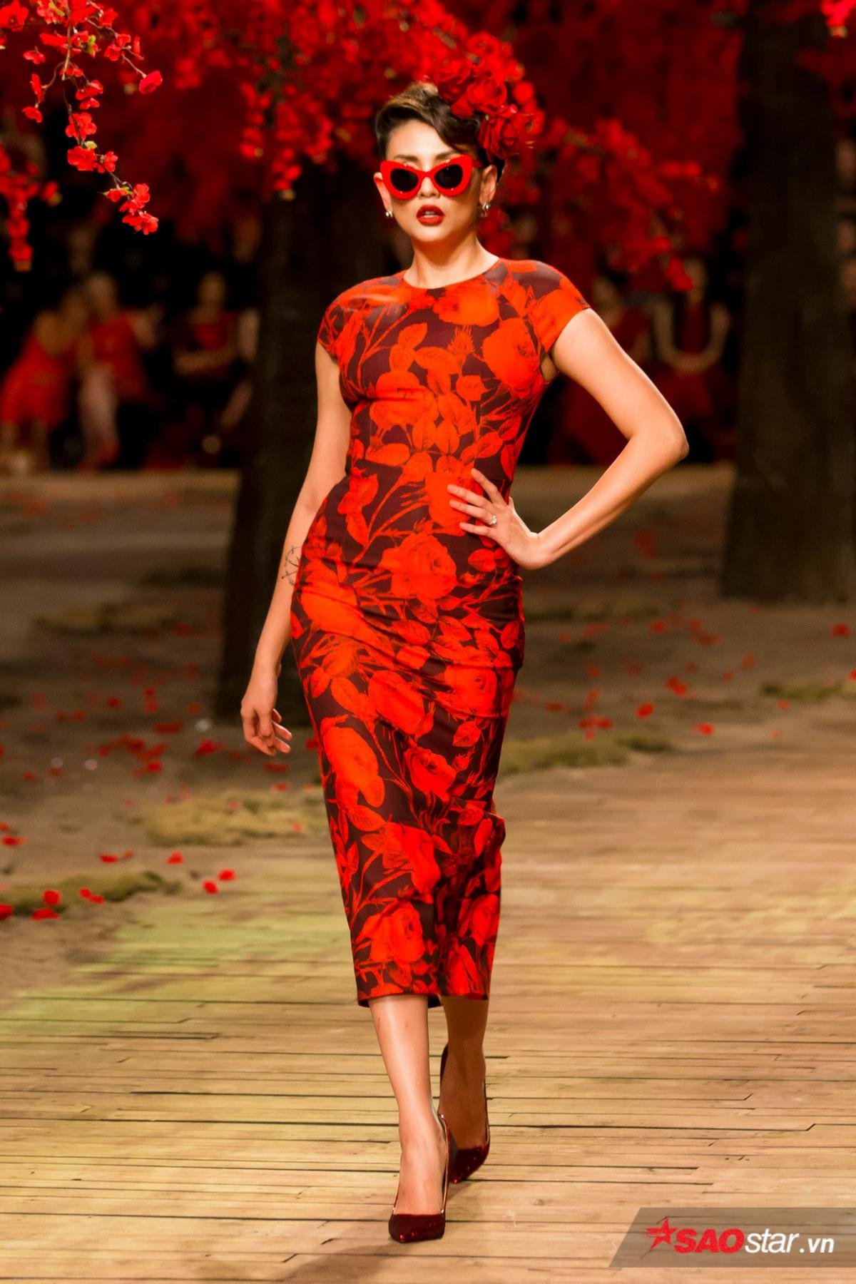 Tăng Thanh Hà tái xuất, catwalk 'xuất thần' dẫn đầu dàn người mẫu show Đỗ Mạnh Cường Ảnh 2