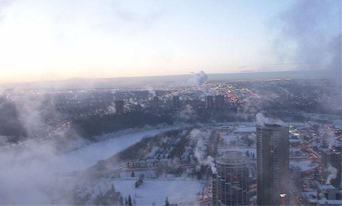 Canada lạnh giá tới mức bát mỳ đóng băng, chim cánh cụt cũng 'chào thua' Ảnh 4