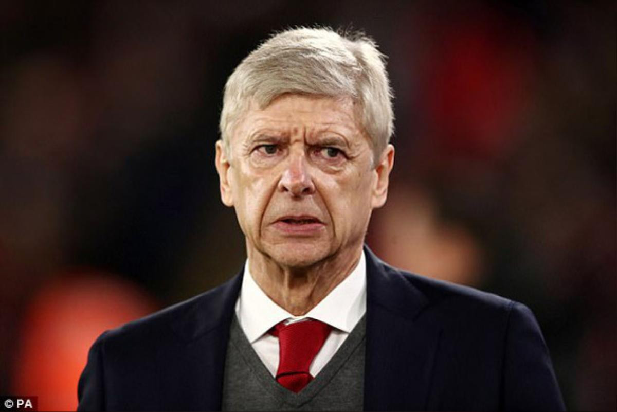 HLV Wenger 'ôm hận' vì hành động 'trẻ trâu' Ảnh 1