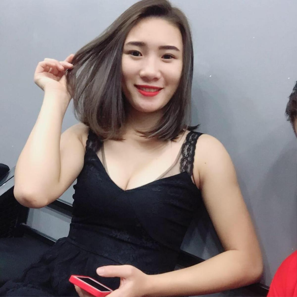 Cận cảnh nhan sắc hot girl tung ảnh Facetime với Công Phượng 'gây sốt xình xịch' Ảnh 3