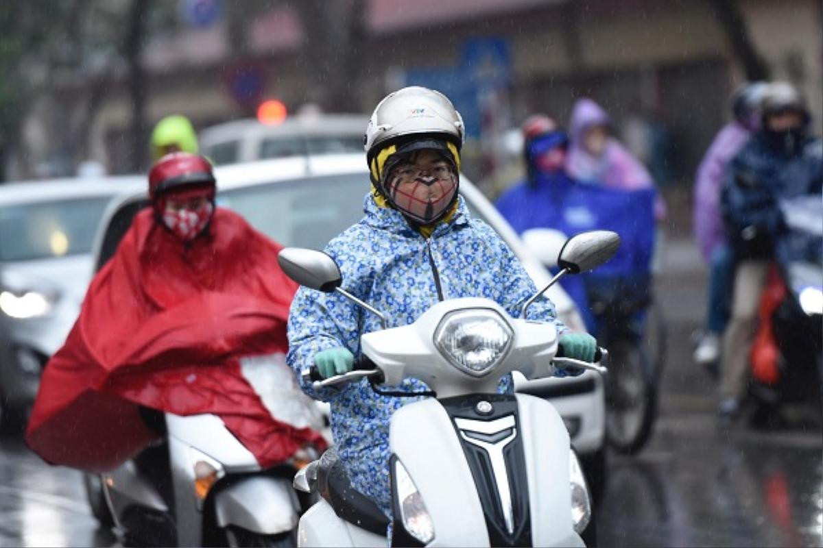 Người Hà Nội tê cóng trong cái rét dưới 10 độ, lạnh tưởng như sắp đóng băng Ảnh 1