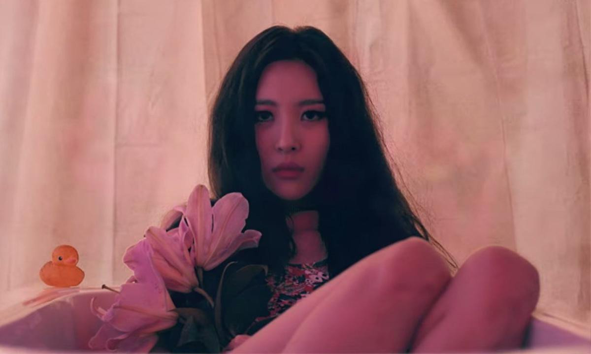 Sunmi ma mị, quá ám ảnh với tiếng hát vu vơ trong teaser trở lại Ảnh 1