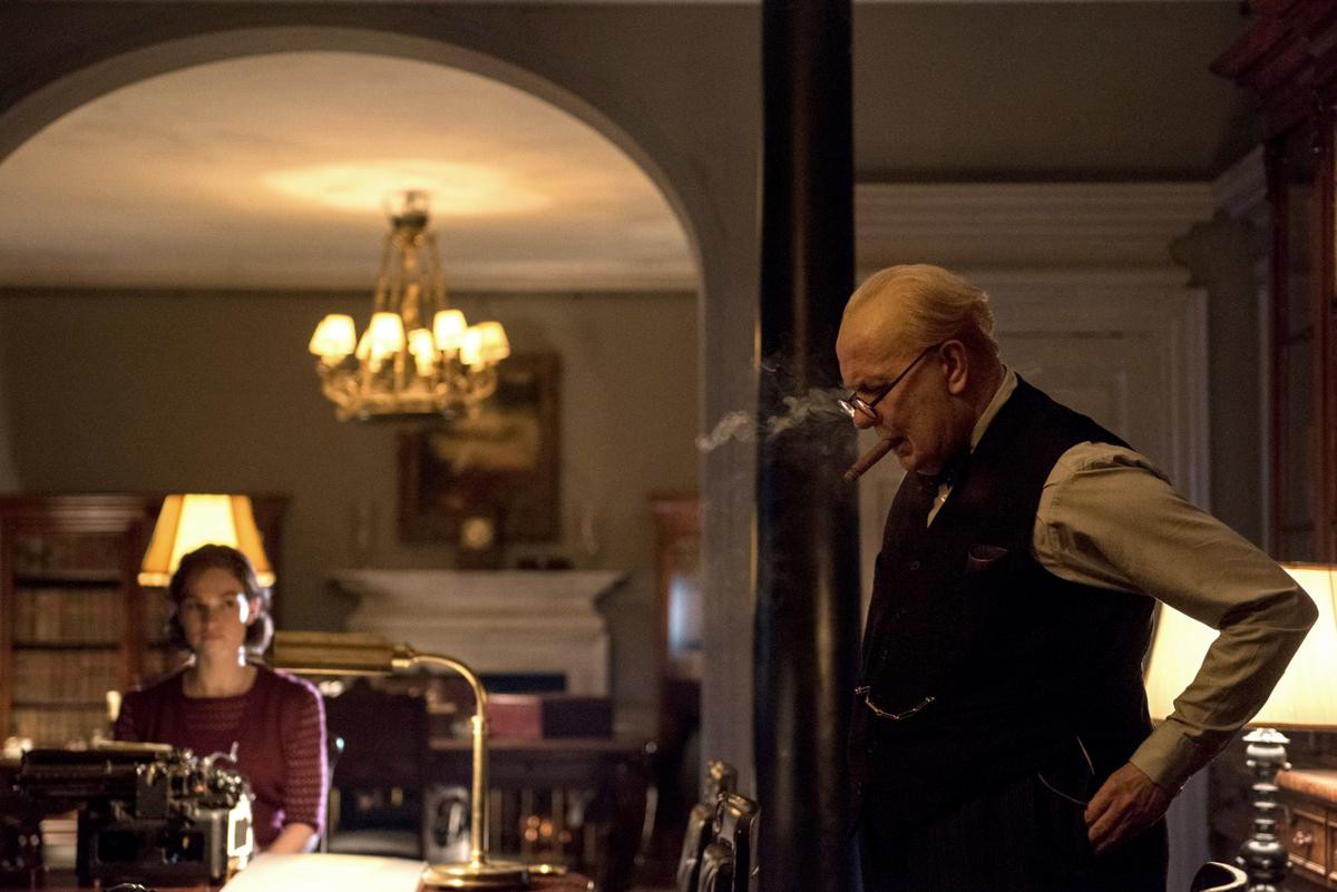 'Darkest Hour': Một bộ phim lịch sử duyên dáng, cảm động và choáng ngợp Ảnh 3