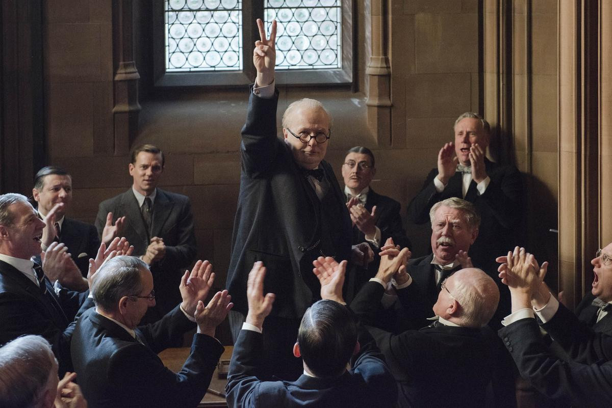 'Darkest Hour': Một bộ phim lịch sử duyên dáng, cảm động và choáng ngợp Ảnh 2