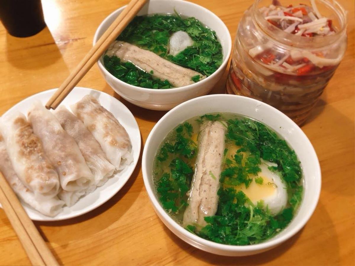 Đặc sản bánh cuốn canh Cao Bằng 'gây sốt' ở Hà Nội - Bạn đã biết địa chỉ nào ăn cực ngon? Ảnh 2