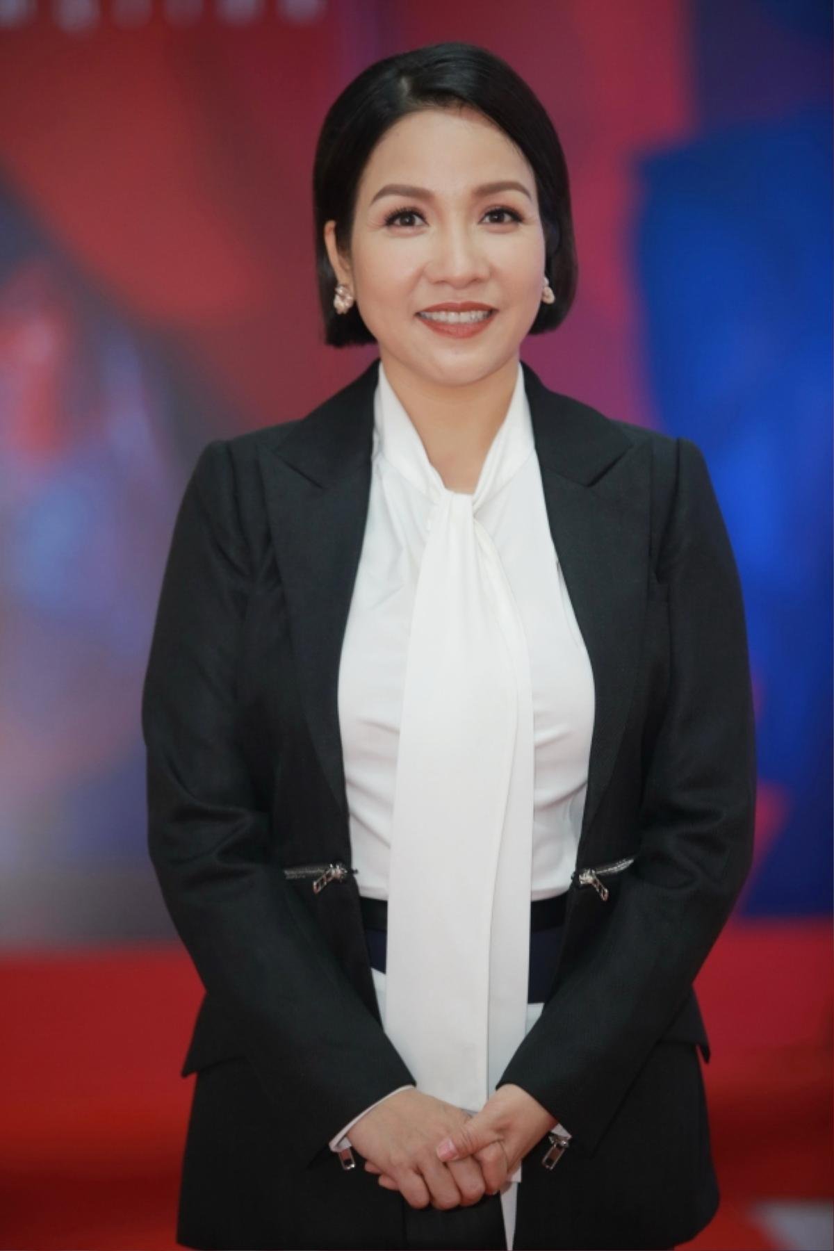 Mỹ Linh: ‘Làm việc cùng chồng, hôn nhân thường xuyên đứng trên bờ vực đổ vỡ’ Ảnh 1