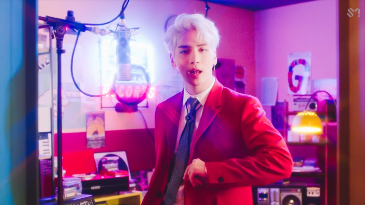 Chẳng thể ngờ MV cuối cùng của Jonghyun (SHINee) thực hiện lại đầy sắc màu thế này! Ảnh 2