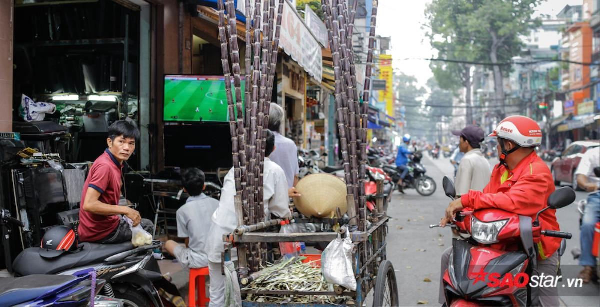 Nhìn lại những khoảnh khắc đẹp này để thấy, U23 Việt Nam đã khiến mọi người xích lại gần nhau như thế nào Ảnh 8