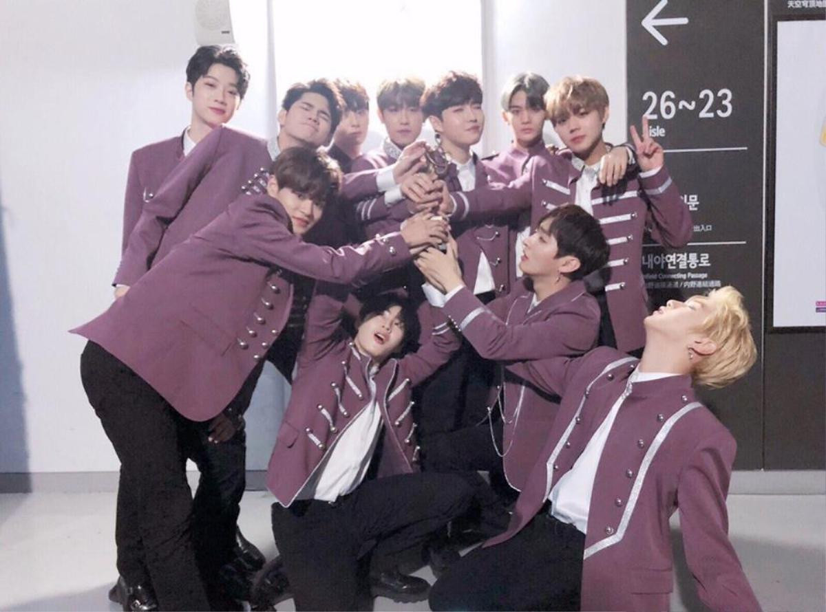 Netizen 'ngơ ngác' vì PRISTIN thắng giải giống Wanna One, dù không biết nhóm làm được gì? Ảnh 1