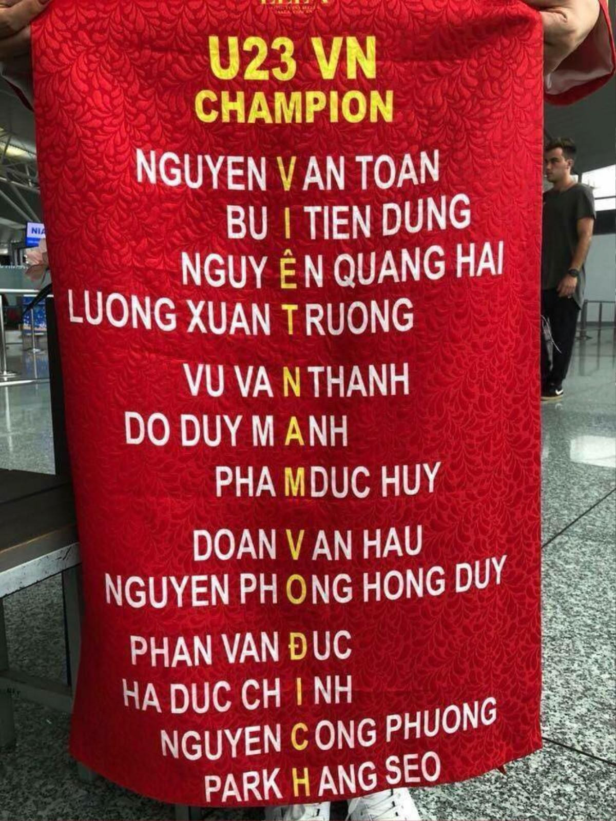 Thật bất ngờ, tên các cầu thủ Việt Nam ghép lại tạo thành 'câu khẩu quyết' quen thuộc mà ai cũng 'niệm chú' Ảnh 1