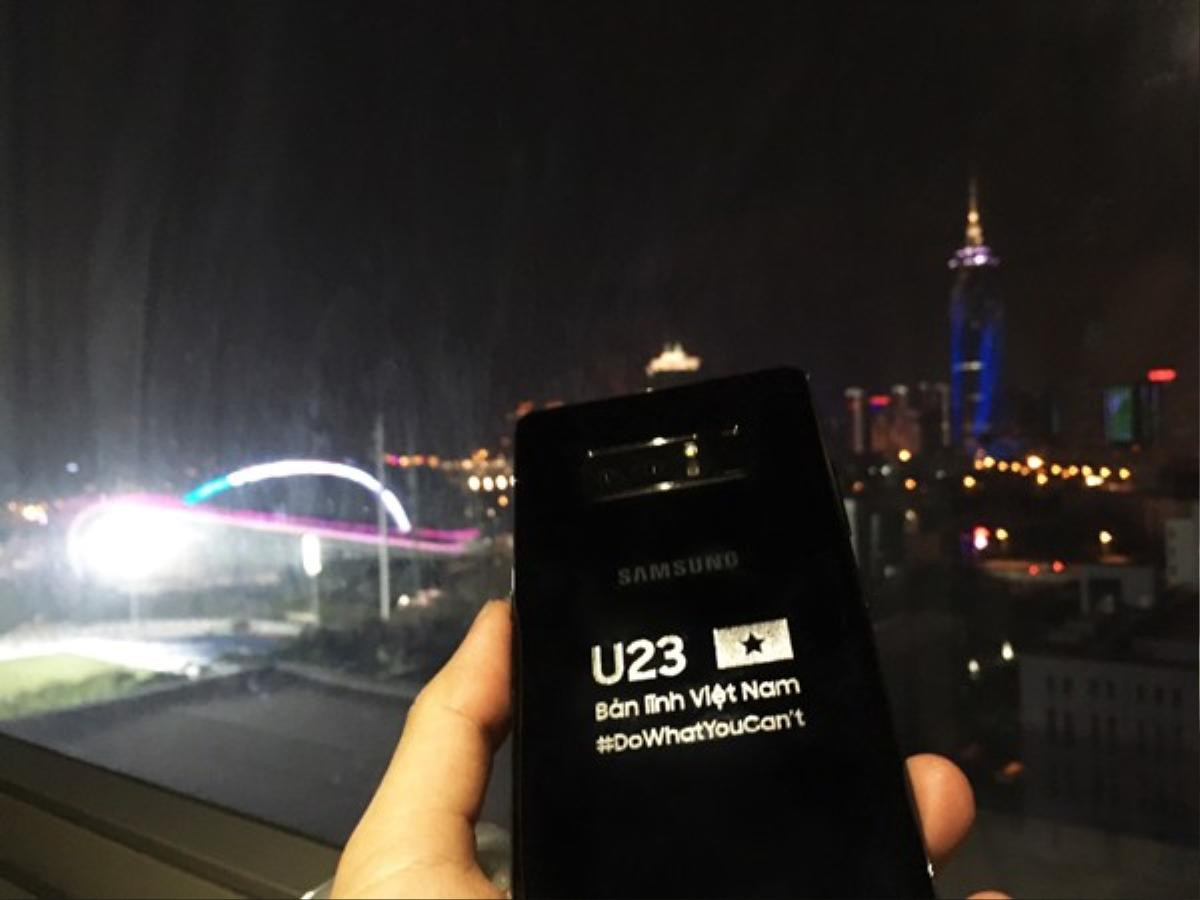 Đây là những chiếc Galaxy Note8 đặc biệt các cầu thủ U23 Việt Nam nhận được sau hành trình đáng nhớ Ảnh 1