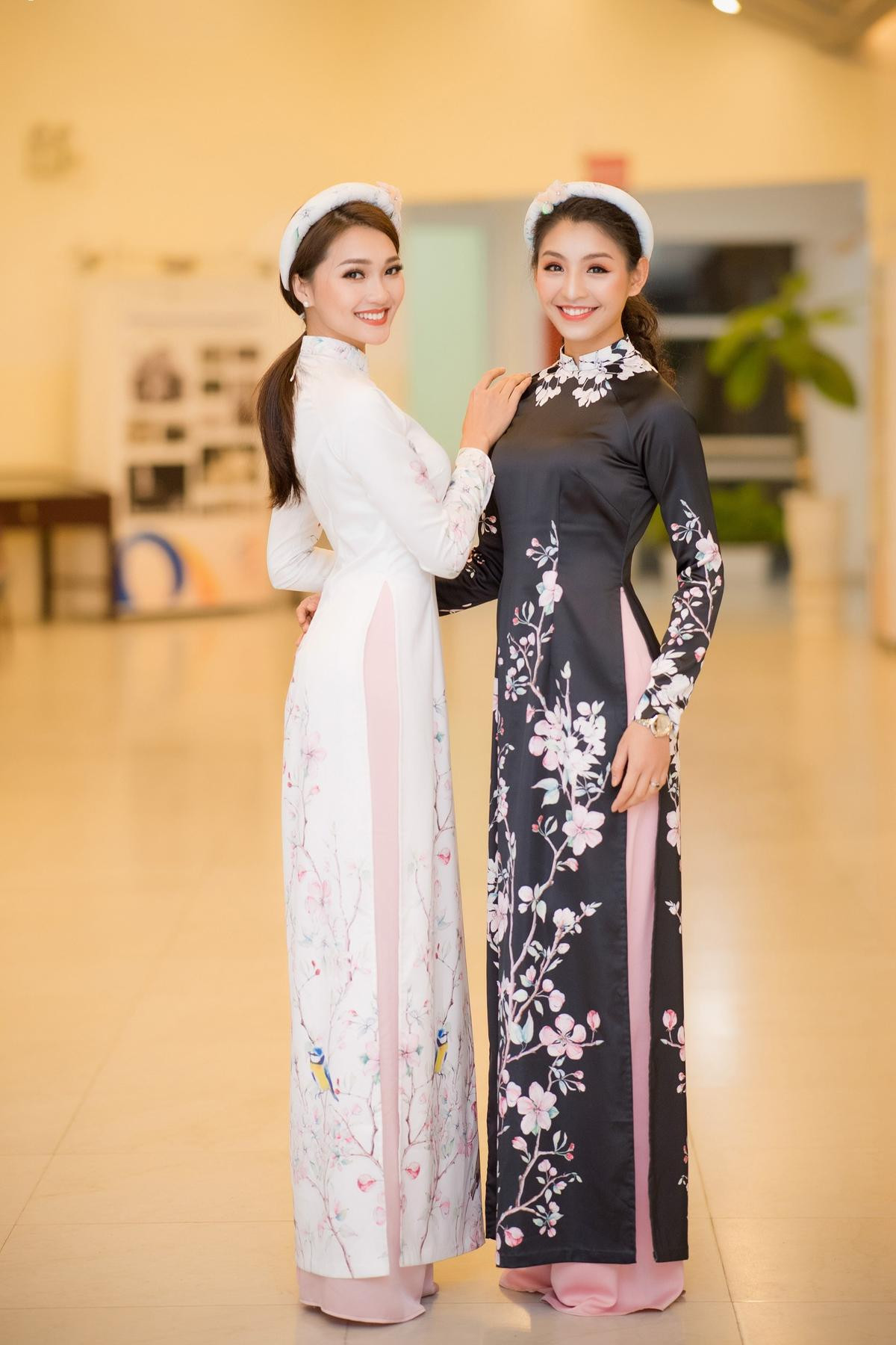 Gia đình MC Phan Anh tự tin catwalk trong tà Áo dài do hoa hậu Ngọc Hân thiết kế Ảnh 12