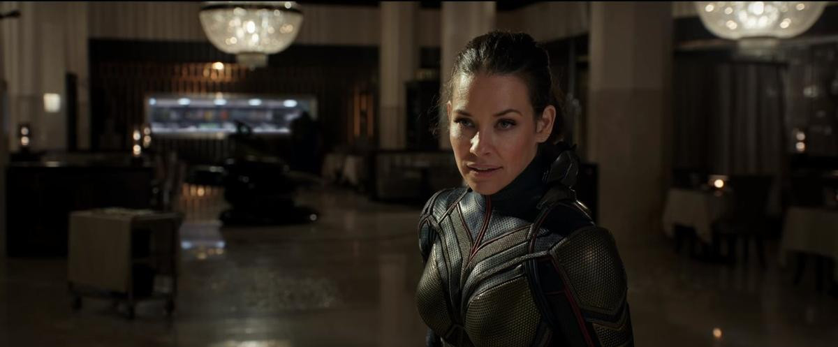 'Ant-man 2': Không chỉ ở người, bây giờ còn có thể thu nhỏ - phóng to cả nhà, xe và đồ chơi Ảnh 10