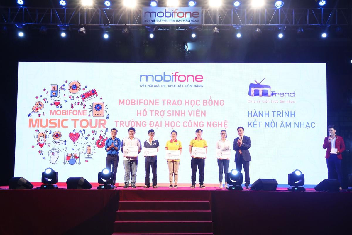 Min 'bùng nổ' trong đêm diễn khép lại hành trình âm nhạc MobiFone Ảnh 10