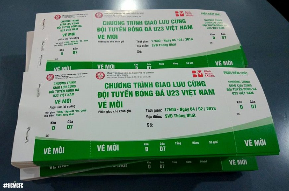 ‘Cháy vé’ giao lưu U23 VN tại TP.HCM: Người hâm mộ xếp hàng dài cả km Ảnh 2