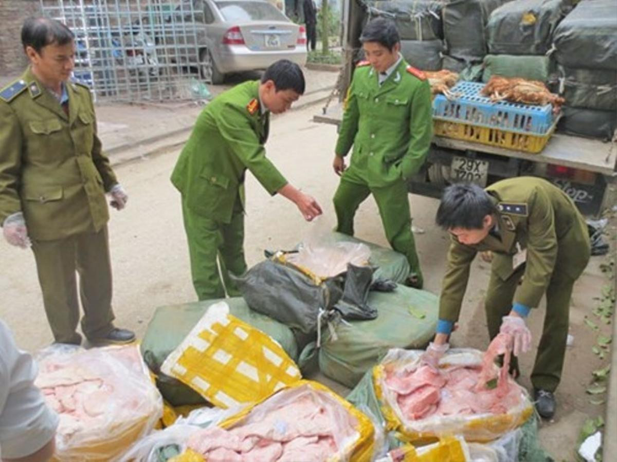 Tràn lan thực phẩm bẩn trước Tết Nguyên đán - Người tiêu dùng 'méo mặt' vì lo tiền mất tật mang Ảnh 7