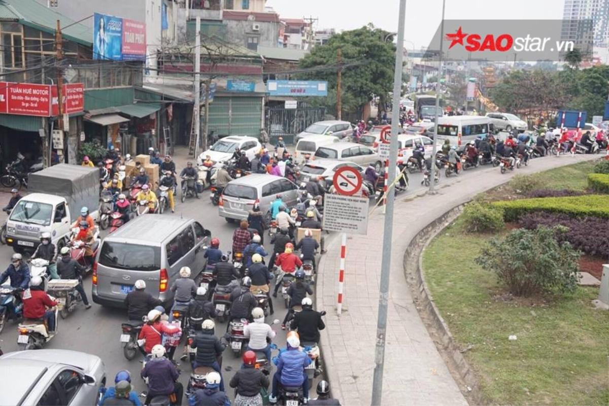 Hà Nội ngày cuối năm, sáng trưa chiều tối đều ách tắc kinh hoàng Ảnh 6