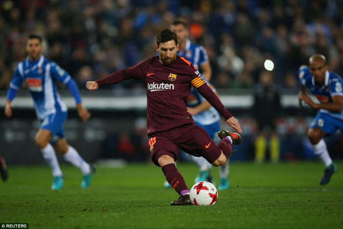 Bao giờ họ mới cho Messi được thở? Ảnh 3