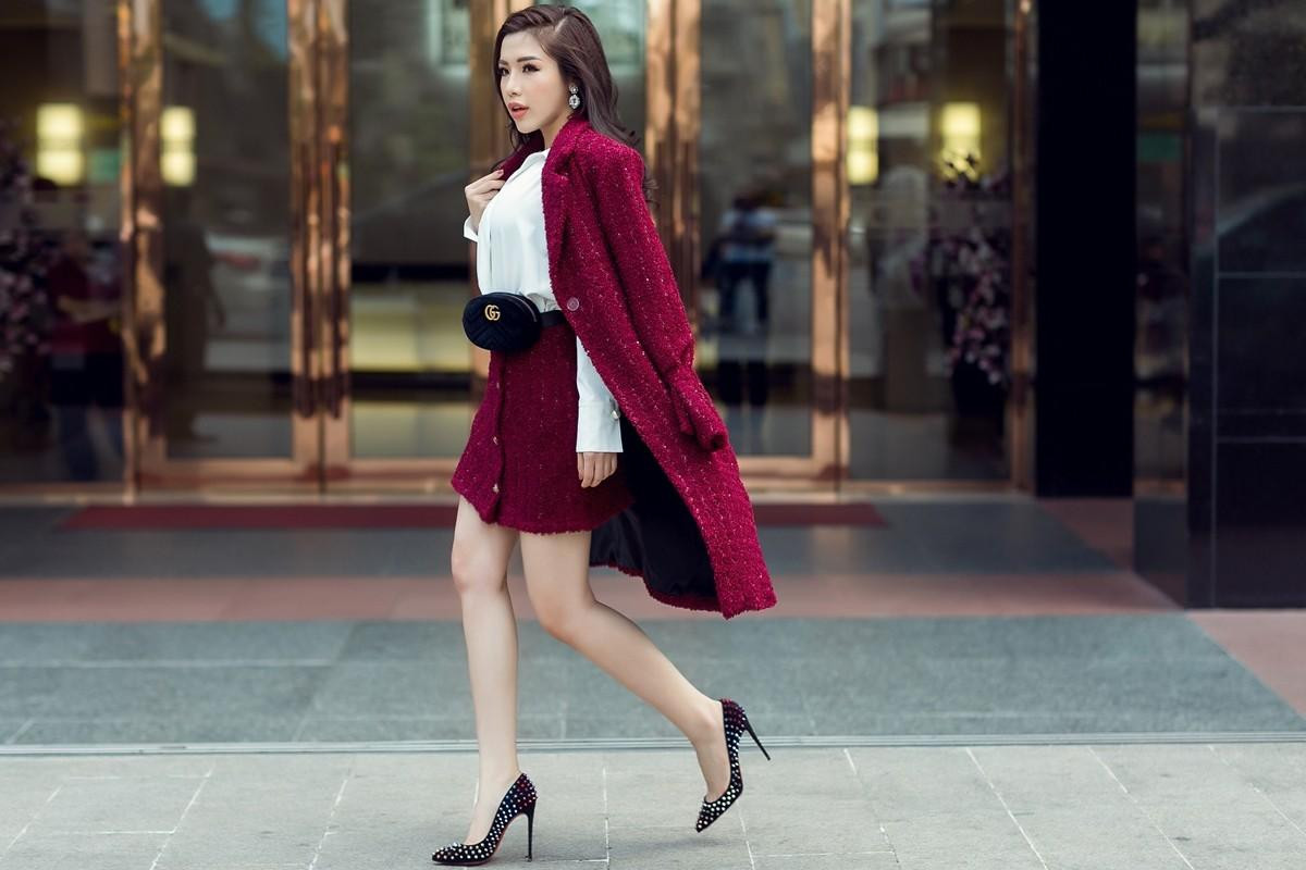 Á hậu có 'vòng ba 1 mét' xuống phố với phong cách thời trang không kém cạnh fashionista Ảnh 1