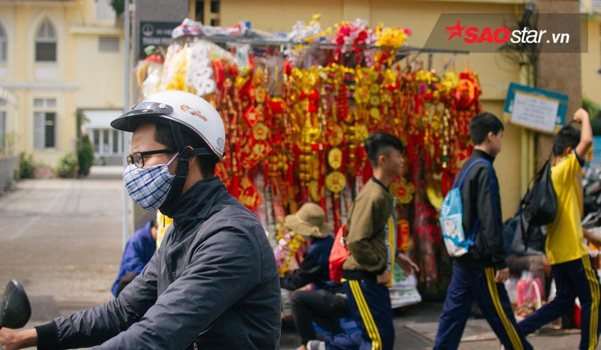 Lạnh 19 độ trong những ngày cuối tháng Chạp, người Sài Gòn đồng loạt mặc áo khoác Ảnh 16