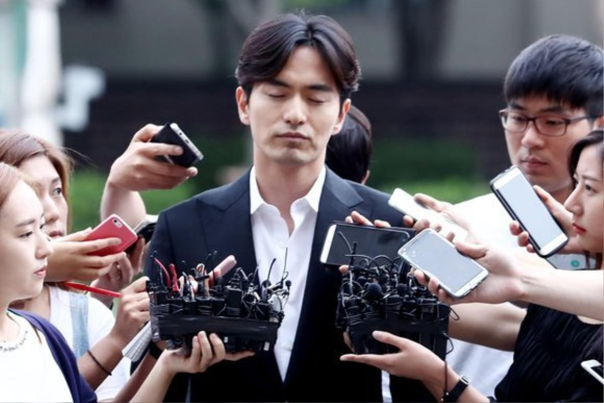 Người tố Lee Jin Wook xâm hại tình dục bị kết tội 8 tháng tù giam, 2 năm tù treo Ảnh 2