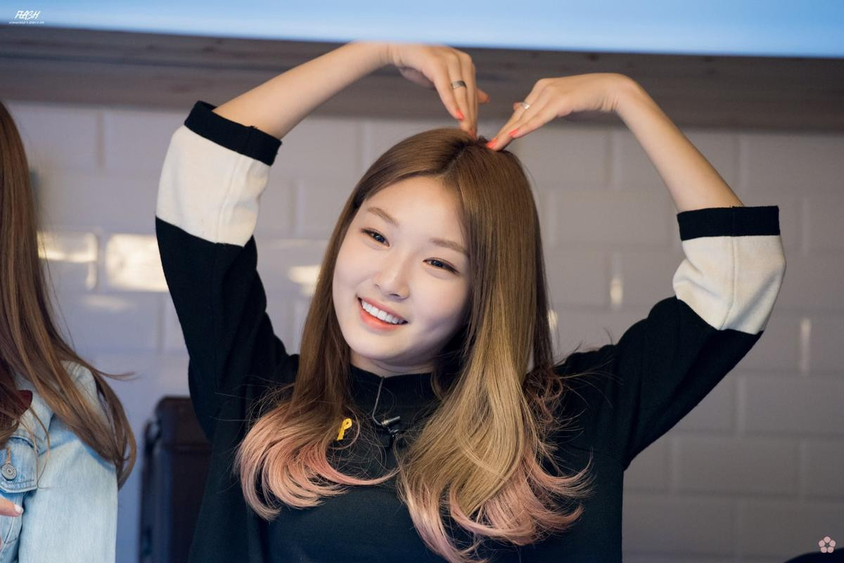 Đã lỡ phải lòng Kim Chungha (I.O.I) thì đừng bỏ qua những màn trình diễn này nhé! Ảnh 5