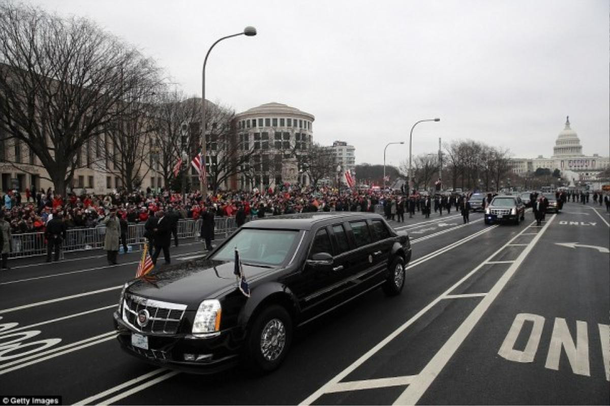 Đột nhập siêu xe 'quái thú' của Tổng thống Mỹ Donald Trump Ảnh 3