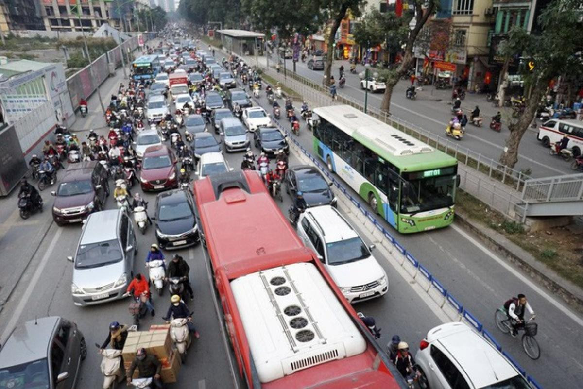 Buýt nhanh BRT trong những ngày giao thông cận Tết 'căng như dây đàn' Ảnh 2