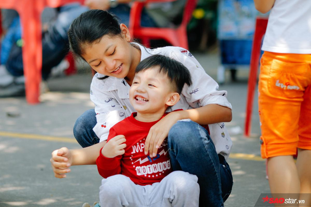 Tết là chuyến tàu về bến quê hương và giọt nước mắt của những người con xa xứ Ảnh 3