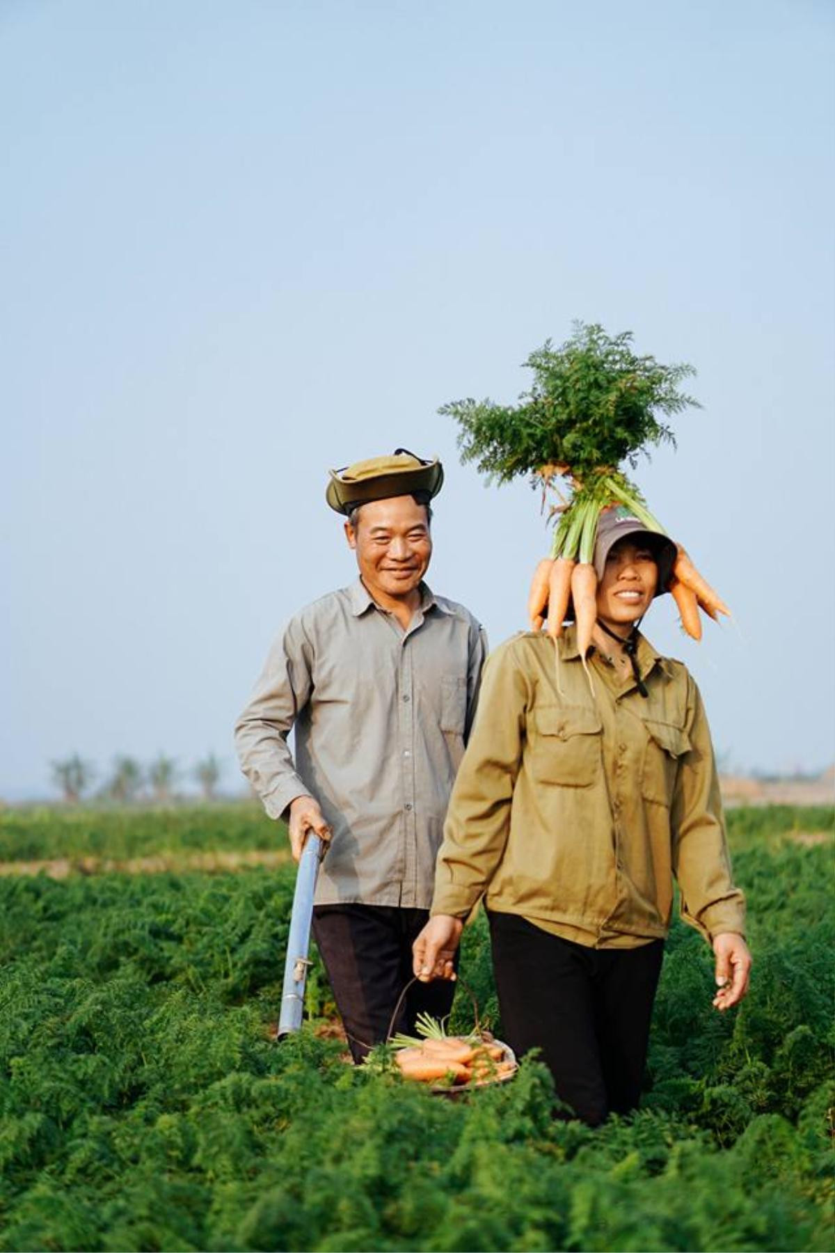 Bộ ảnh tình yêu giản dị nhưng ấm áp của cặp vợ chồng nông dân dịp Valentine khiến ai cũng xao xuyến Ảnh 1