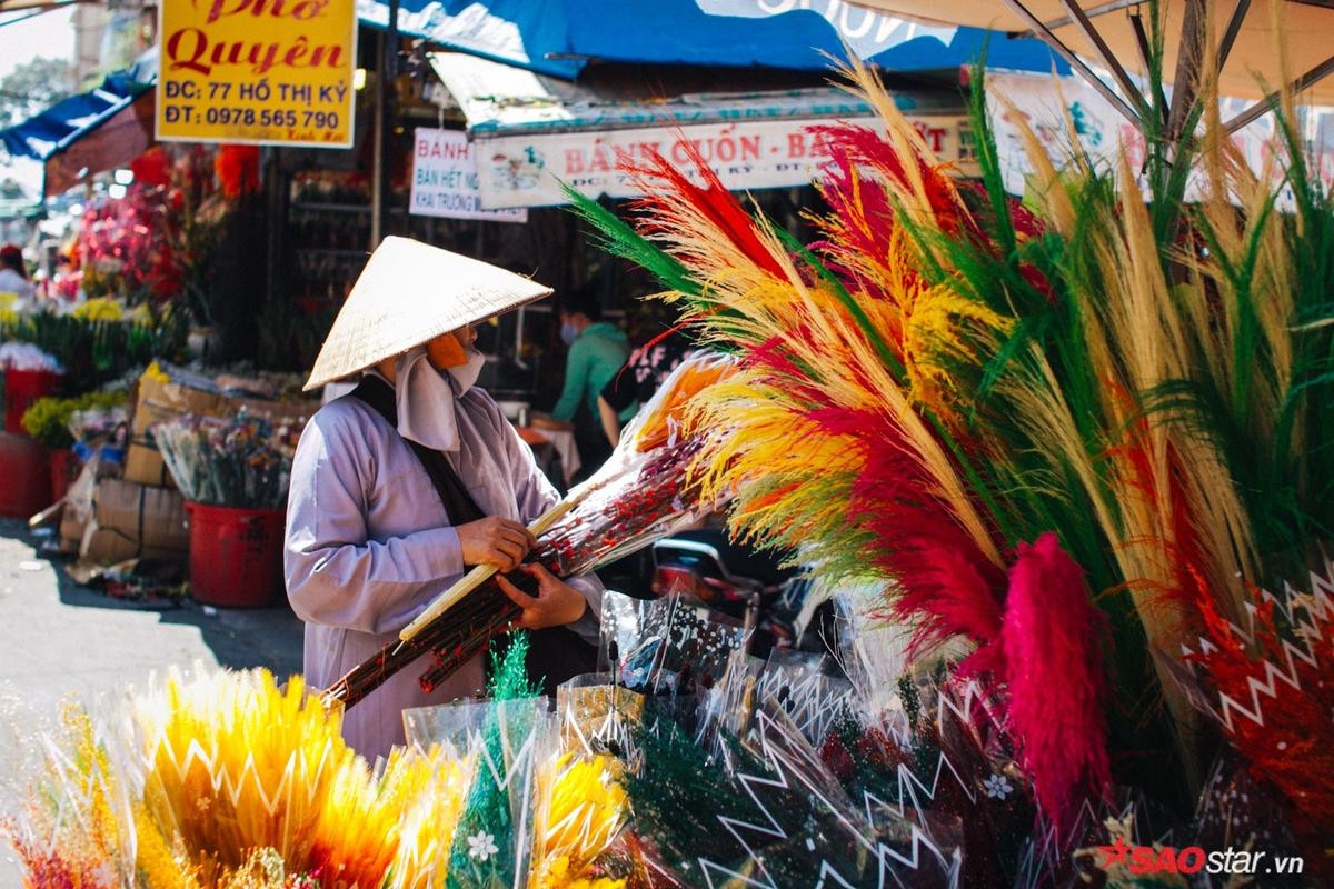 Chiều cuối năm, lang thang ở những chợ hoa truyền thống Sài Gòn đã thấy Tết về đến nơi rồi! Ảnh 17