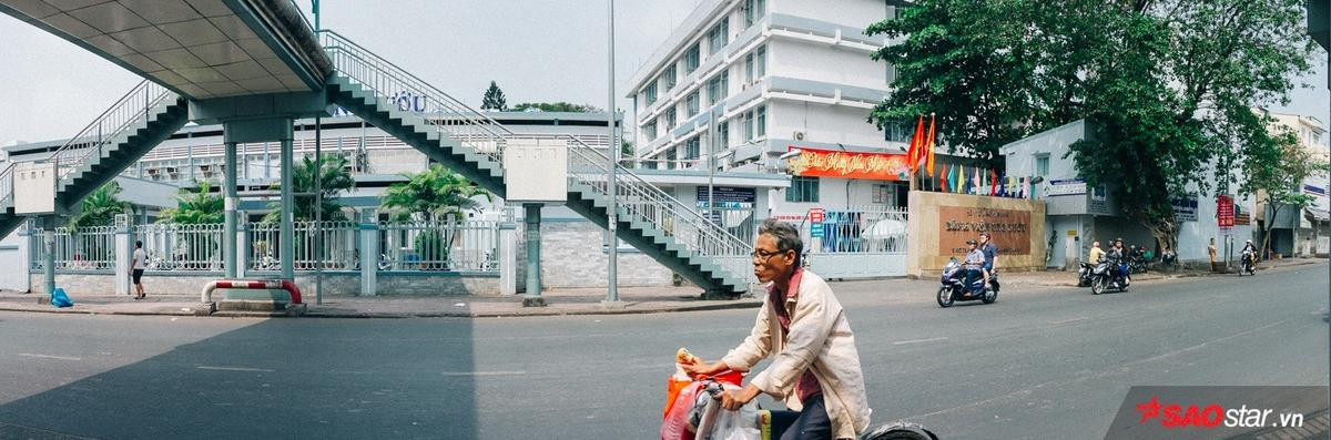 Không ồn ào vội vã, Sài Gòn - Hà Nội được trả lại vẻ yên bình trong ngày mùng 1 Tết Ảnh 1