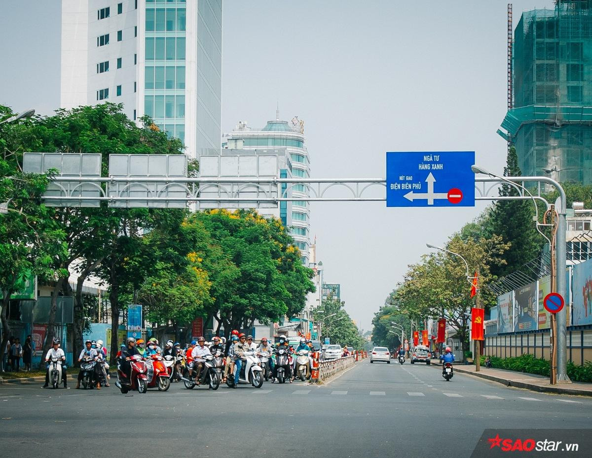 Không ồn ào vội vã, Sài Gòn - Hà Nội được trả lại vẻ yên bình trong ngày mùng 1 Tết Ảnh 8